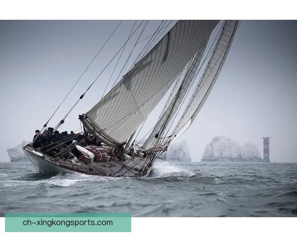 航海风暴下的帆船竞赛盛宴